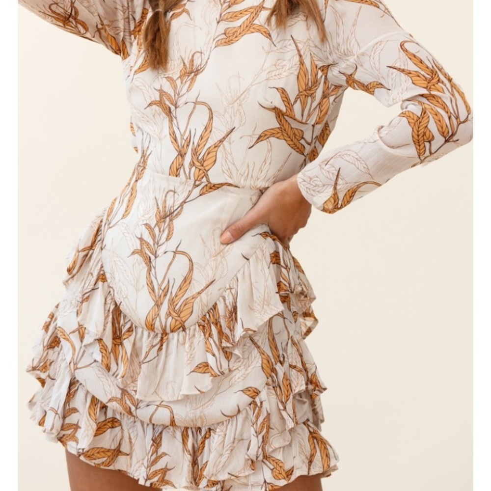 Selfie Leslie: Liz Long Sleeve Double Ruffle Dress Leaf Print Beige. Size S